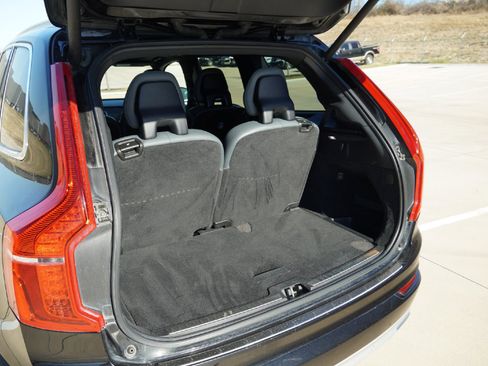 Used 2020 Volvo XC90 T6 Momentum w/ Advanced Package image 29