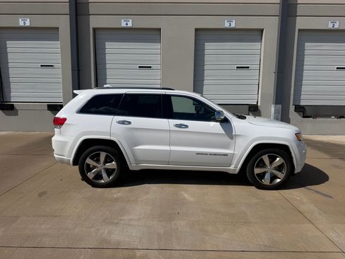 Used 2015 Jeep Grand Cherokee Overland image 3