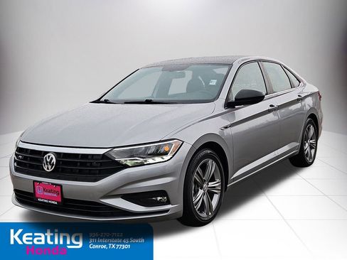 Used 2021 Volkswagen Jetta R-Line w/ R-Line Cold Weather Package image 4