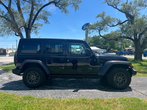 Used 2024 Jeep Wrangler Unlimited Sport AWD/4WD image 1