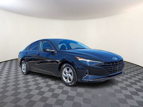Used 2021 Hyundai Elantra SE FWD image 1