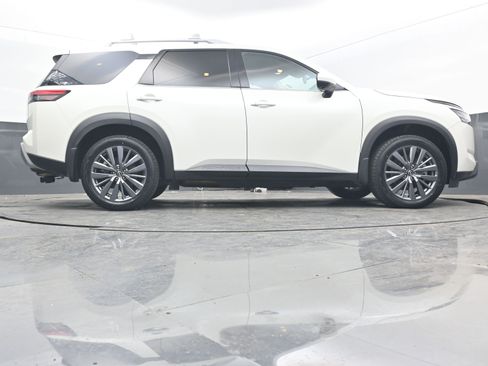 Certified 2024 Nissan Pathfinder SL w/ SL Premium Package image 25