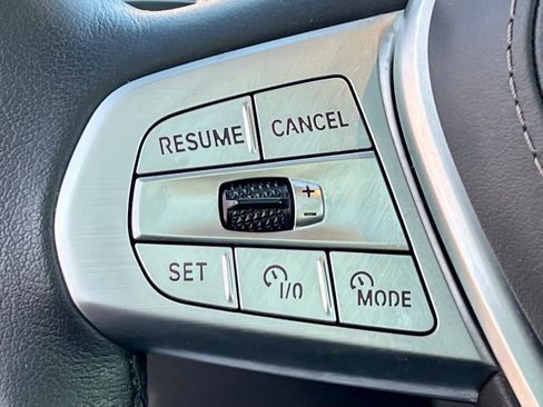 Used 2024 BMW X7 xDrive40i w/ Premium Package image 38