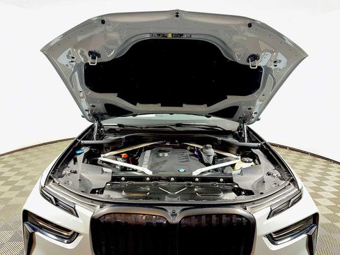 Certified 2023 BMW X7 xDrive40i w/ M Sport Package image 32