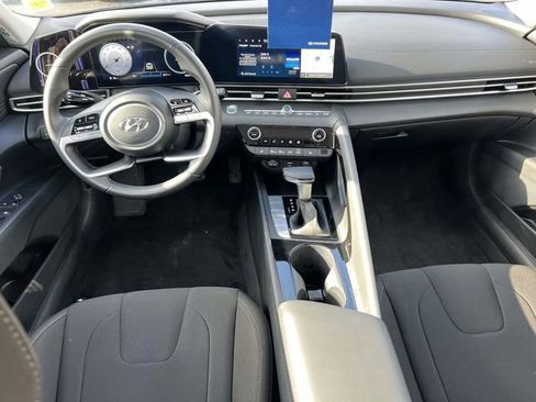 Certified 2023 Hyundai Elantra SEL w/ Convenience Package image 10