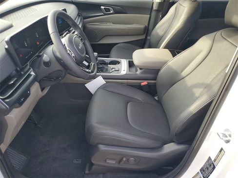 New 2026 Kia Carnival image 5