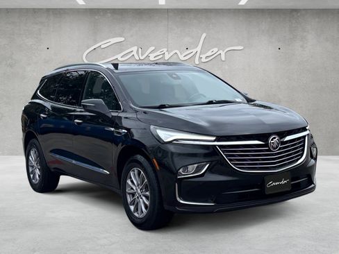 Used 2024 Buick Enclave Premium image 2