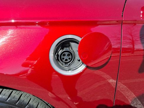 Used 2016 Ford Fusion Energi Titanium w/ Driver Assist Package image 11