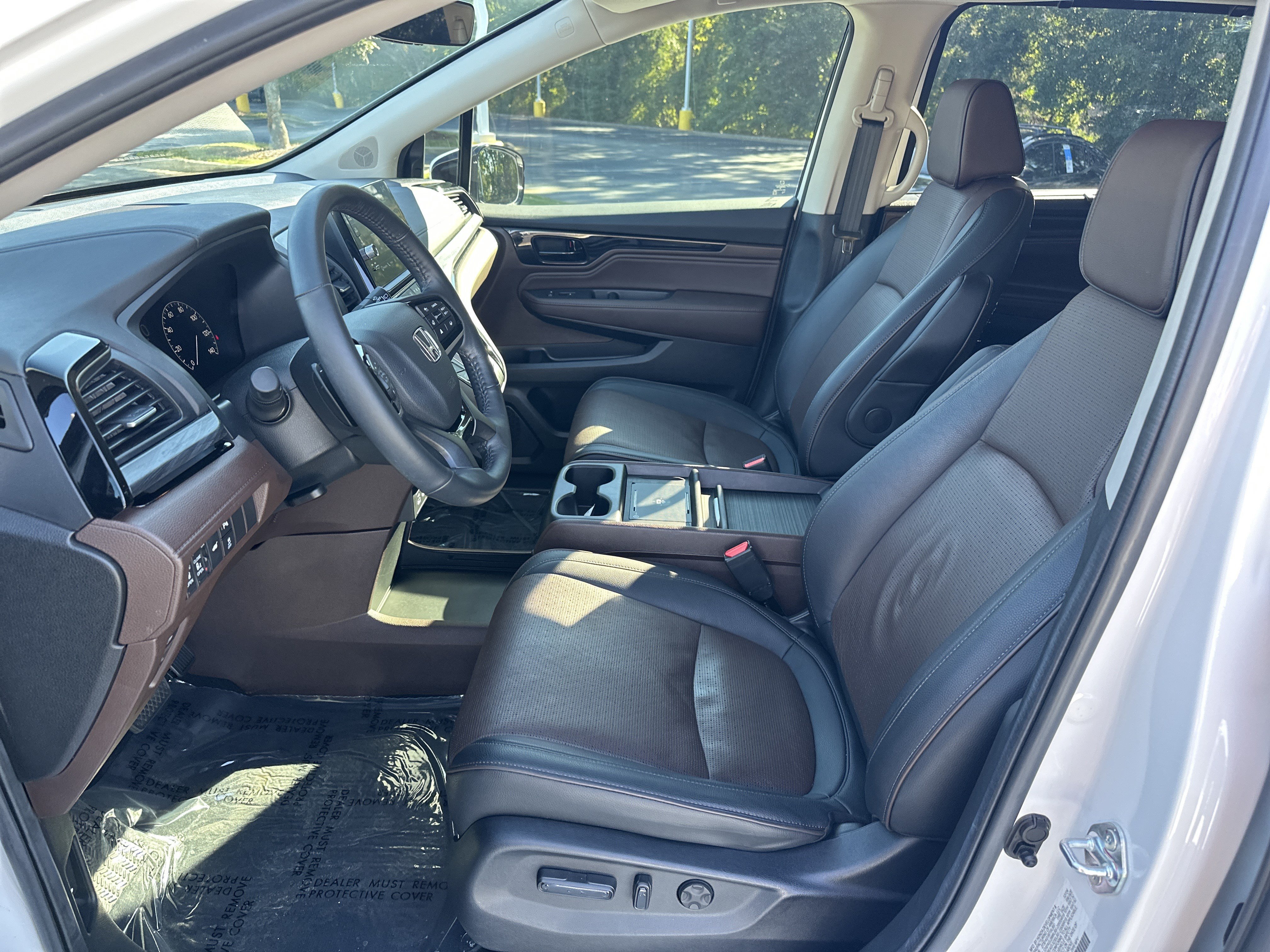 Used 2025 Honda Odyssey Elite image 16