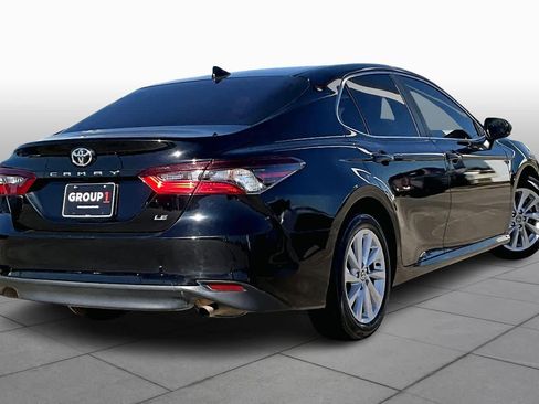 Used 2022 Toyota Camry LE image 12
