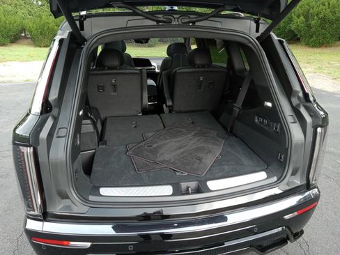 New 2026 Cadillac Vistiq Sport AWD/4WD image 25