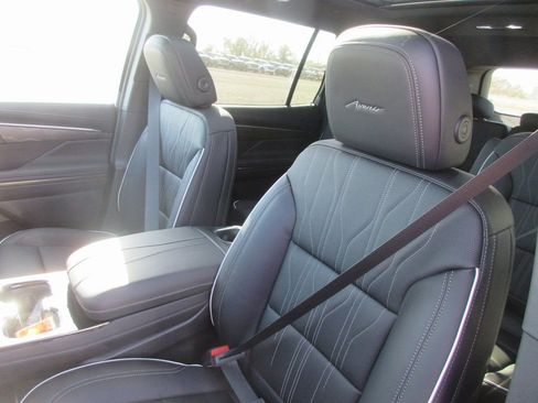 New 2026 Buick Enclave Avenir w/ Super Cruise Package FWD image 12