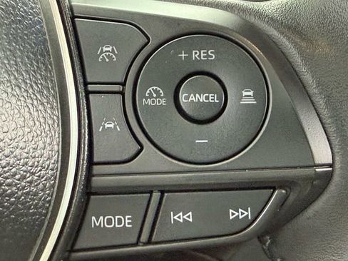 Certified 2025 Toyota Corolla Cross XLE image 15