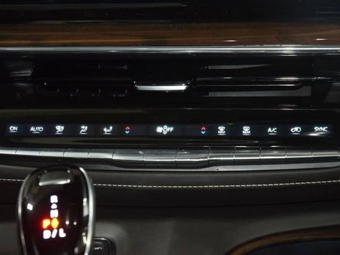 Used 2024 Cadillac Escalade ESV Premium Luxury Platinum AWD/4WD image 26