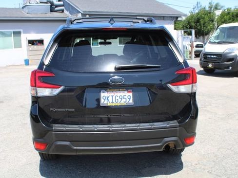 Used 2024 Subaru Forester Premium AWD/4WD image 5