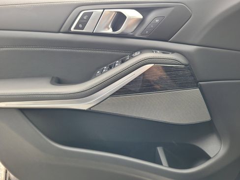 Used 2026 BMW X5 sDrive40i w/ M Sport Package image 21