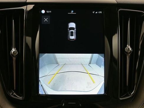 Used 2023 Volvo XC60 B5 Plus w/ Climate Package image 21