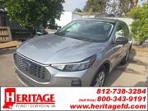 Used 2023 Ford Escape Active w/ Tech Pack #1 FWD image 1