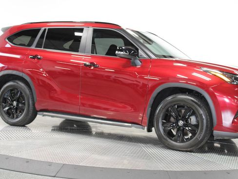 Used 2024 Toyota Highlander XLE image 15
