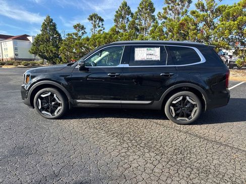 Certified 2025 Kia Telluride S FWD image 6