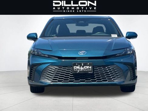 Used 2025 Toyota Camry SE FWD image 9