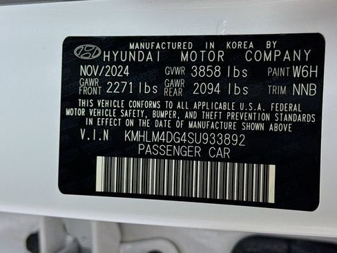 Certified 2025 Hyundai Elantra Sport w/ Cargo Package FWD image 34