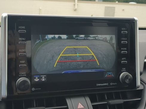 Used 2021 Toyota RAV4 XLE w/ Convenience Package FWD image 19