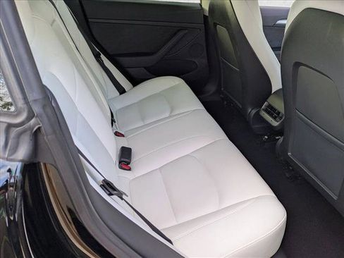 Used 2022 Tesla Model 3 Performance image 19