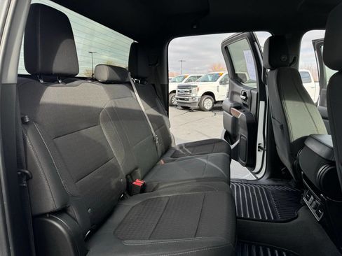 Used 2021 Chevrolet Silverado 1500 LT image 32