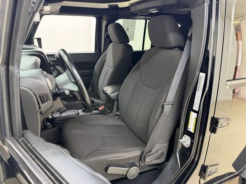 Used 2017 Jeep Wrangler Unlimited Sport w/ Connectivity Group image 18