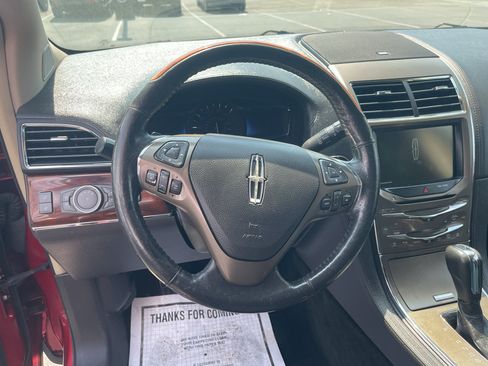 Used 2013 Lincoln MKX AWD image 11