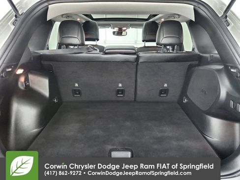 Certified 2022 Jeep Cherokee Latitude Lux w/ Sun & Sound Group AWD/4WD image 30