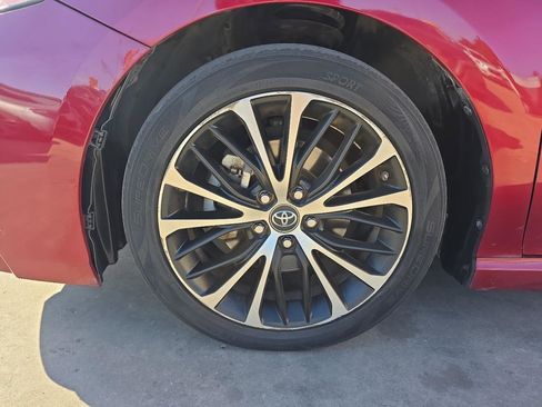 Used 2018 Toyota Camry SE w/ Moonroof Package image 28