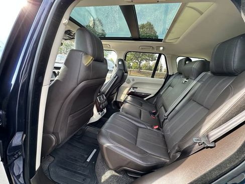 Used 2017 Land Rover Range Rover HSE image 15