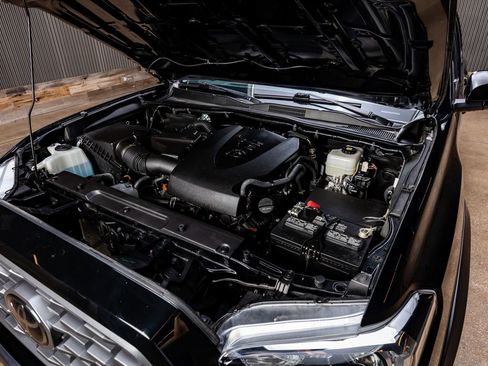 Used 2023 Toyota Tacoma TRD Off-Road image 37