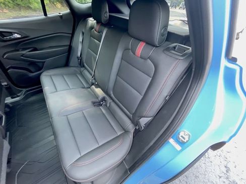 Used 2024 Chevrolet Trax RS w/ Sunroof Package FWD image 24