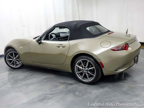 Used 2023 MAZDA MX-5 Miata Grand Touring RWD image 10