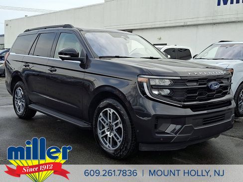Used 2025 Ford Expedition Active image 1