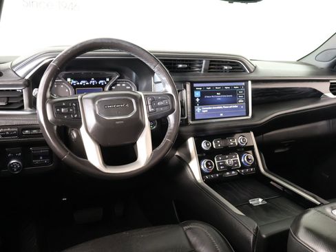 Used 2021 GMC Yukon XL Denali w/ Denali Ultimate Package AWD/4WD image 2