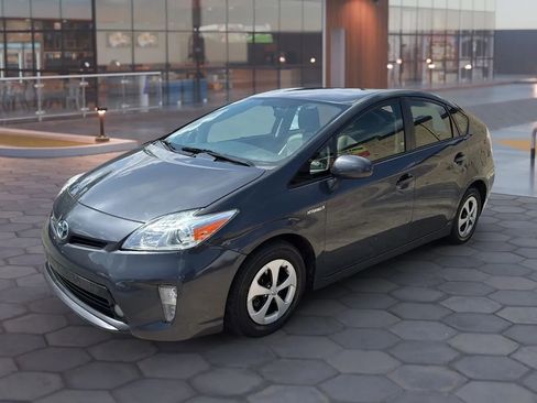 Used 2015 Toyota Prius Two image 1