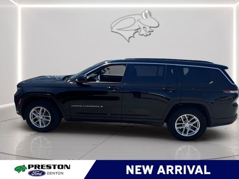 Used 2025 Jeep Grand Cherokee L Laredo w/ Luxury Tech Group I AWD/4WD image 2