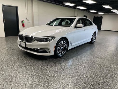 Used 2017 BMW 530i xDrive AWD/4WD image 11