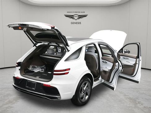 New 2026 Genesis GV70 2.5T Advanced AWD/4WD image 17