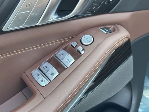 Used 2026 BMW X7 xDrive40i image 15