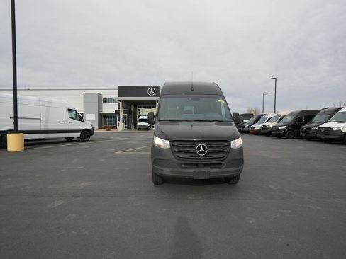 Used 2024 Mercedes-Benz Sprinter 2500 image 2