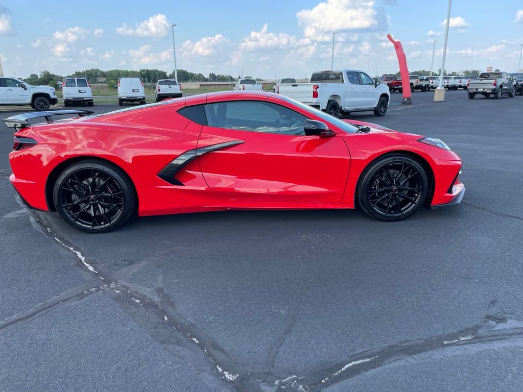 Used 2025 Chevrolet Corvette Stingray Premium Cpe w/ Z51 Performance Package RWD image 6