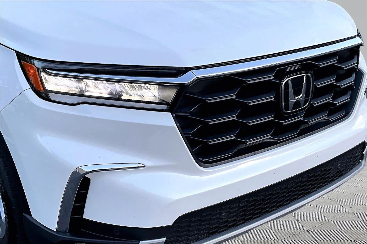 Used 2025 Honda Pilot EX-L image 30