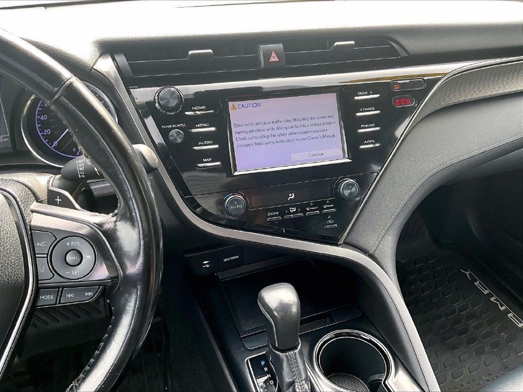 Used 2019 Toyota Camry SE FWD image 16