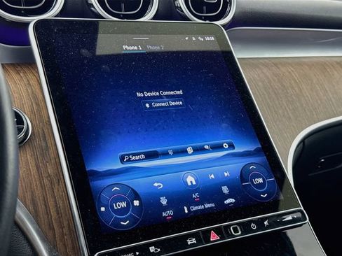 Used 2025 Mercedes-Benz GLC 300 4MATIC image 14
