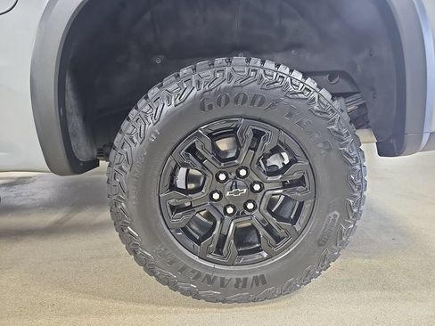 Certified 2024 Chevrolet Silverado 1500 ZR2 w/ Technology Package AWD/4WD image 38